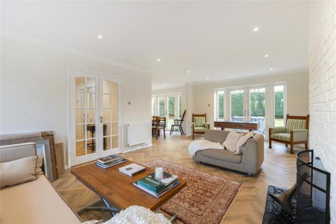 Sitting Room/ Dining