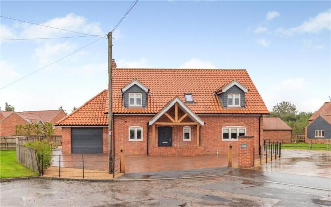 15a Larch Grove