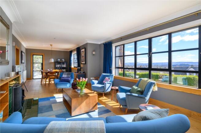 Sitting/Dining Room