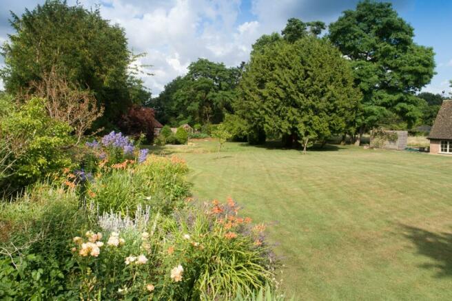 Lawned Gardens