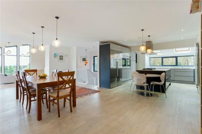 Kitchen/Dining Area