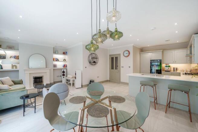 Sitting/Kitchen