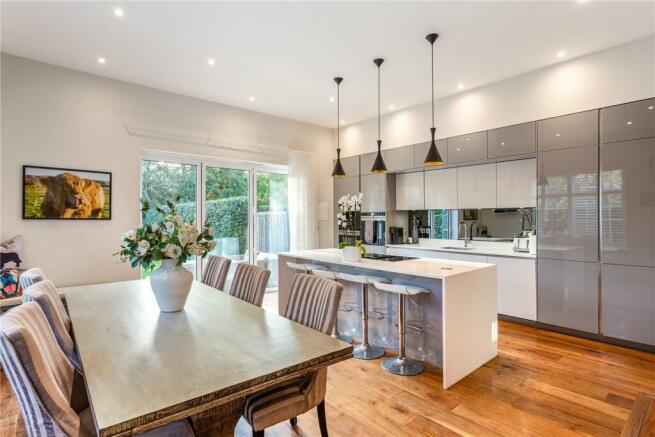 Kitchen/Dining Area