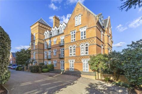 Holloway Drive, Virginia Water, Surrey, GU25