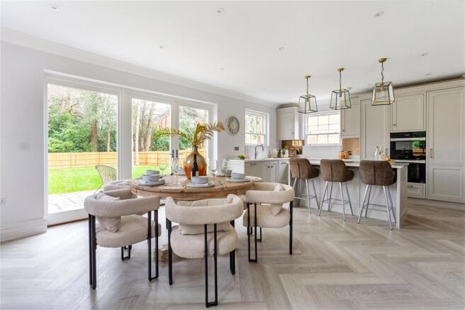 Kitchen/Dining Area