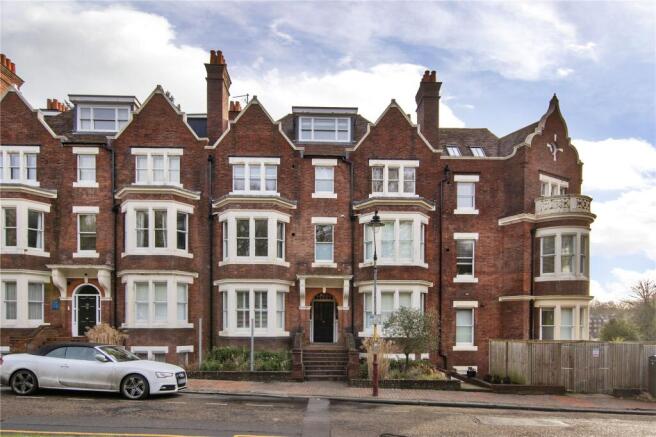 Flat 5, The Retreat