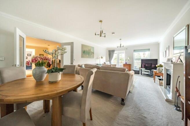Sitting/Dining Room
