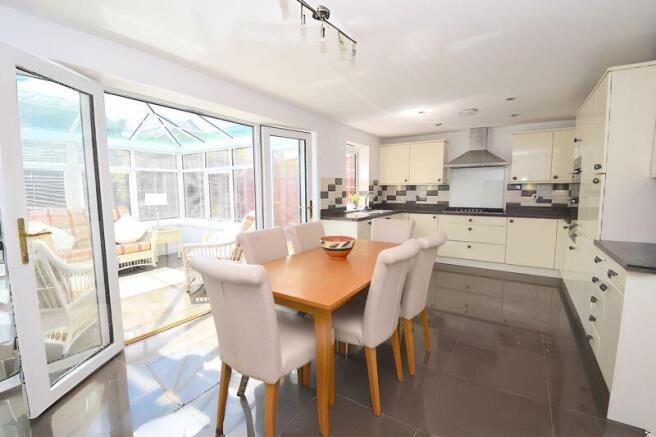 Kitchen / Dining Room