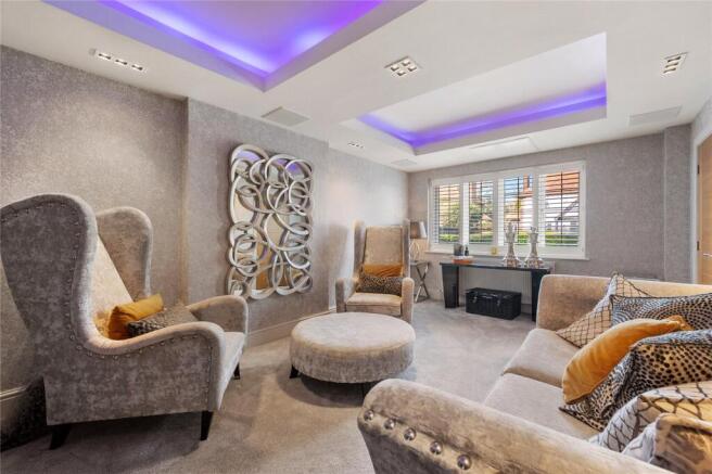 Living/Cinema Room