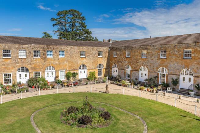10 Brettingham Court