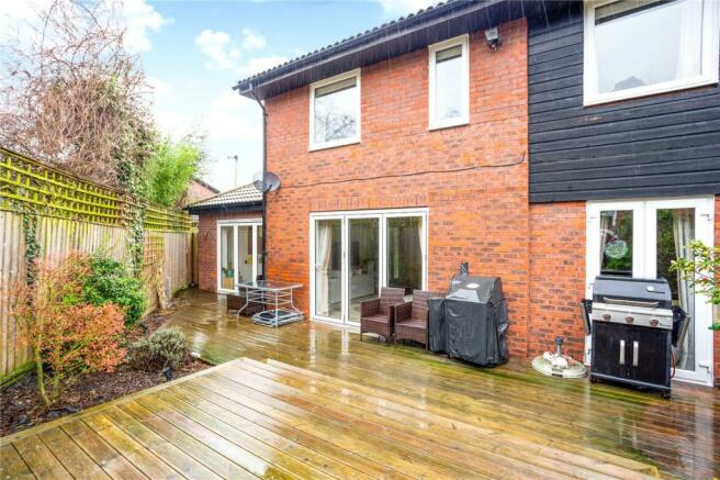 4 Bedroom Semi Detached House For Sale In Fountain Gardens