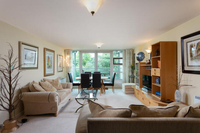 Sitting/Dining Room