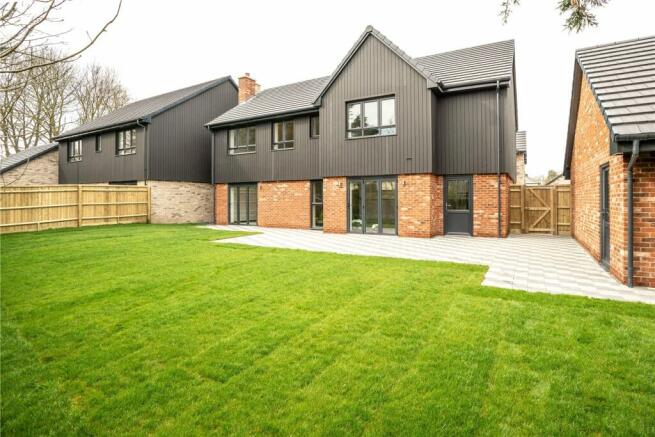 5 bedroom detached house for sale in Flitch View, Dunmow Road 