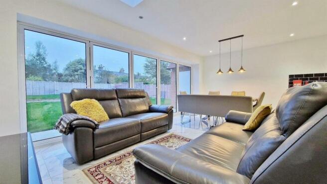 Lounge / Sitting Room