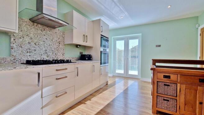 Kitchen/Breakfast Room