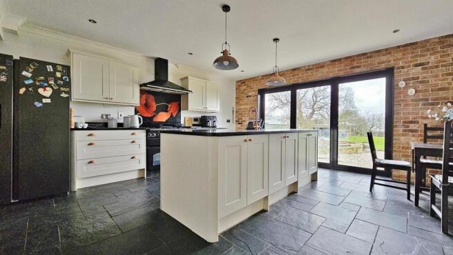 Kitchen/Breakfast Room