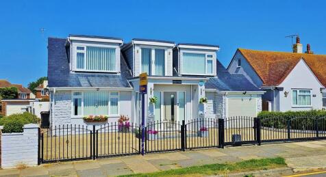Cliff Parade, Walton On The Naze