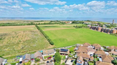 Third Avenue, Walton On The Naze