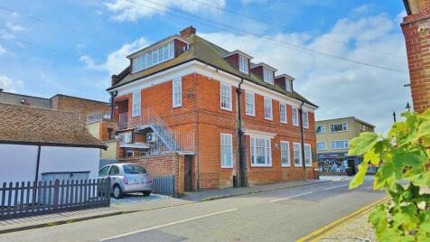 Connaught Avenue, Frinton-On-Sea