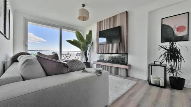 Open Plan Lounge/Kitchen