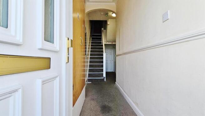 COMMUNAL ENTRANCE HALLWAY