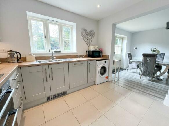 Kitchen/Dining Area