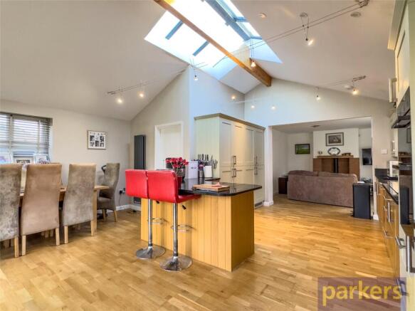 Kitchen/Dining Area
