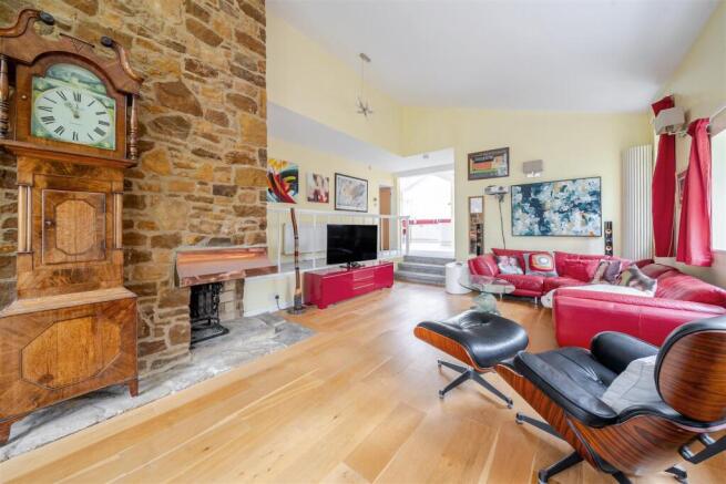 12 Bricketts lane. Flore