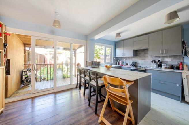 24 Collingwood Way