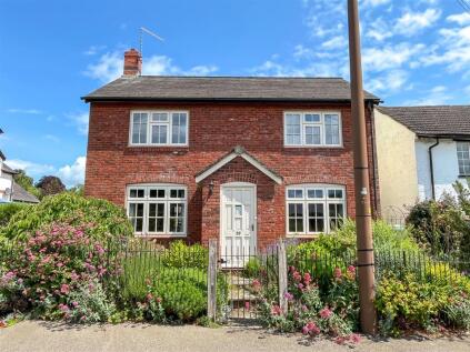 Churchill Road, Welton, NN11