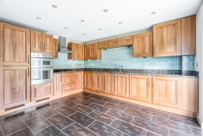 105 Farnborough Drive