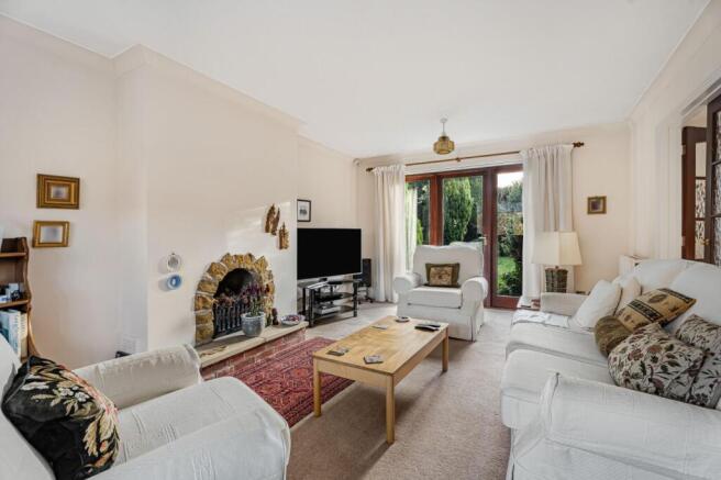 2 Churchfields, Staverton