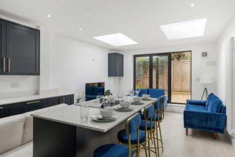 Cavendish Road, 
Balham, SW12