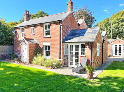 Bashley Road, Bashley, New Milton, BH25