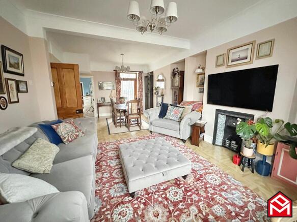 Lounge/Dining Room