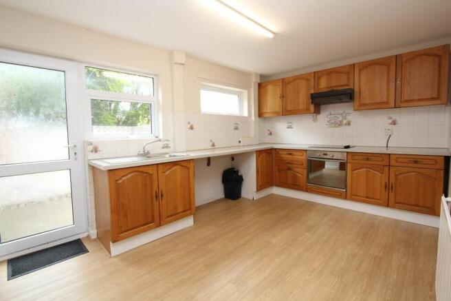 Kitchen/ Dining Room
