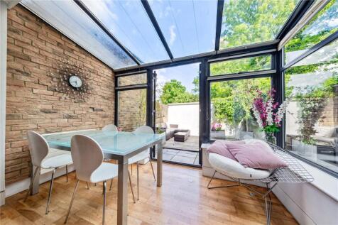 Bedford Hill, London, SW12