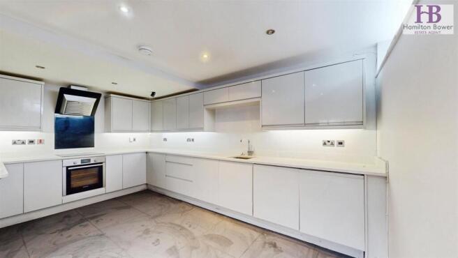 OPEN PLAN LOUNGE & KITCHEN