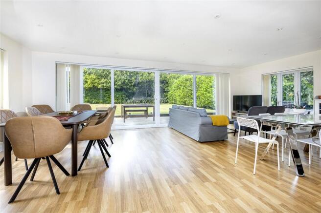 Kitchen/ Dining Room