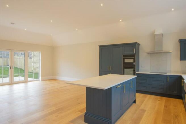 Kitchen2.jpg