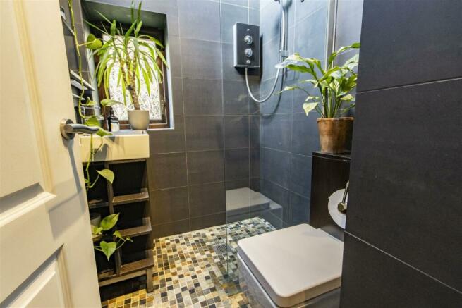 En Suite Shower Room