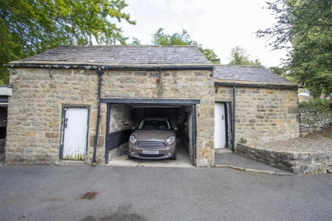 Garage & Outbuildings