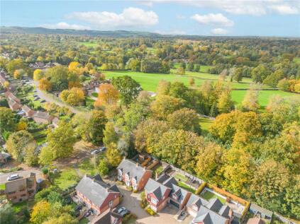 Paddock End, Woolton Hill, Newbury, Hampshire, RG20