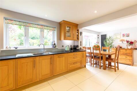 Spa Meadow Close, Greenham, Newbury, Berkshire, RG19