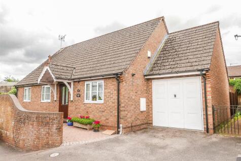 Chapel Street, Cam, Dursley