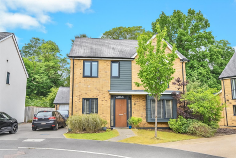 Budding Way, Dursley