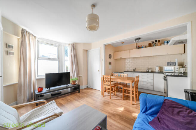 5a8db7b8-1c64-442...