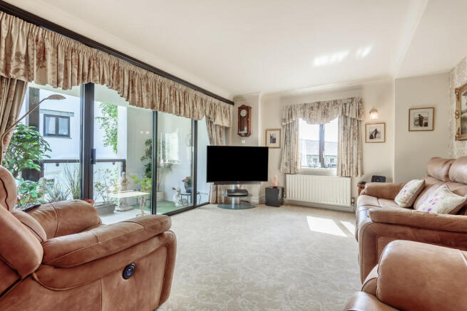 Living / Dining R...