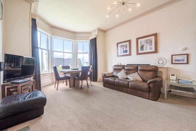 Living/dining are...