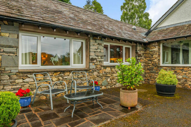 Private Patio Are...